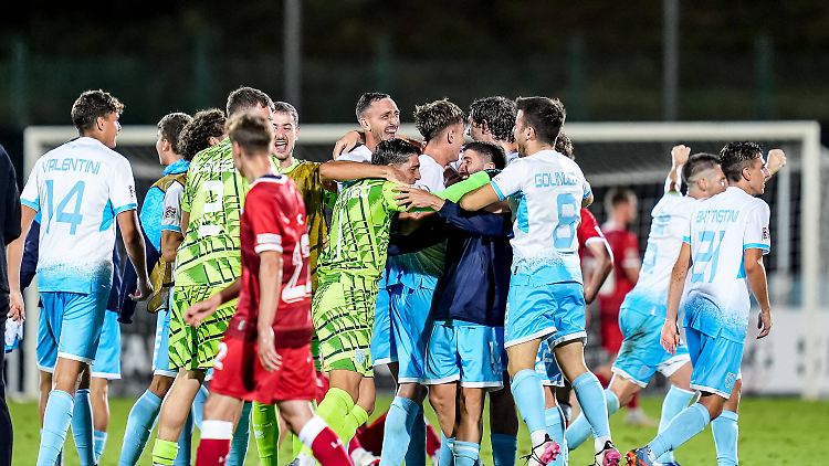 San Marino jubelt.