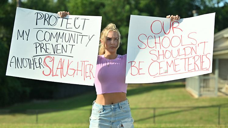 "Unsere Schulen sollten keine Friedhöfe sein", fordert eine Schülerin der Apalachee High School.