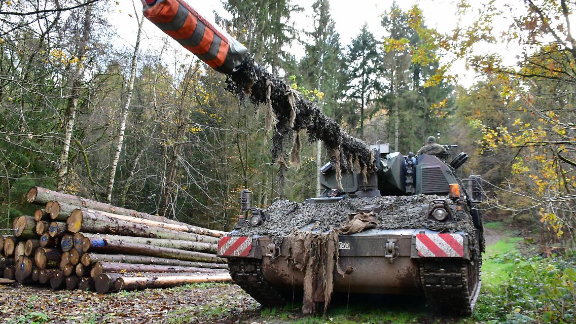 Die Ukraine zeigte sich in der Vergangenheit mit den bereits gelieferten Panzerhaubitzen 2000 sehr zufrieden.