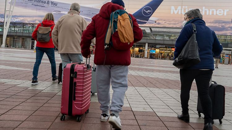 Fast ein Zehntel der Befragten mit Migrationshintergrund hat bereits konkrete Pläne gemacht, aus Deutschland auszuwandern.