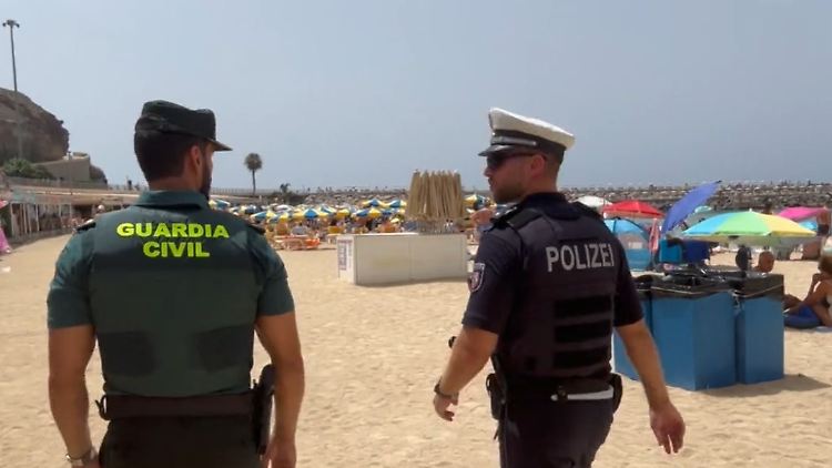 Polizist Gran Canaria.jpg