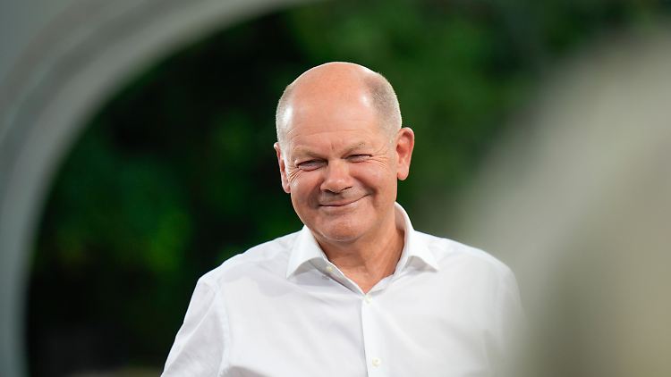 Scholz präsentiert sich zuversichtlich, dass er die Wahl mit der SPD ein weiteres Mal gewinnen kann.