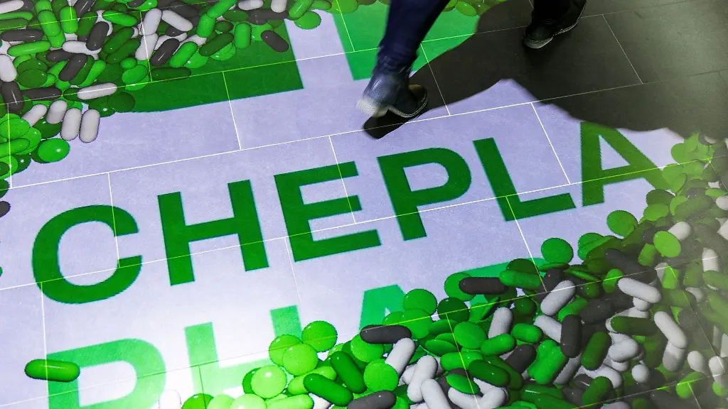 Im-Eingangsbereich-zur-Firma-Cheplapharm
