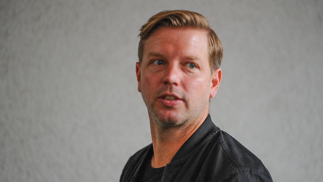 Florian Kohfeldt war von 2016 bis 2021 Trainer von Werder Bremen. Von 2021 bis 2022 trainerte er den VfL Wolfsburg.
