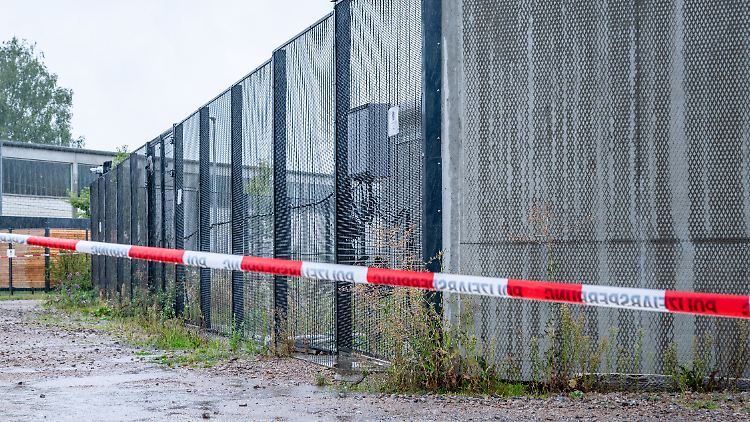 Aus dieser geschlossenen Einrichtung in Straubing sind die vier Männer Mitte August geflohen.