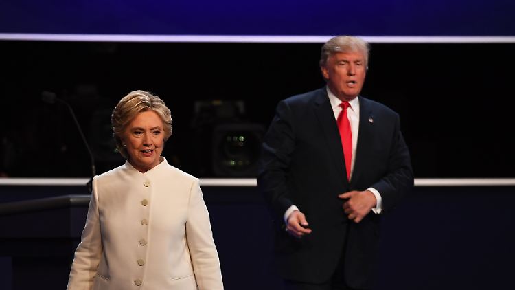 Die frühere US-Präsidentschaftskandidatin Clinton berichtet, wie Trump sie 2016 schikanierte. 