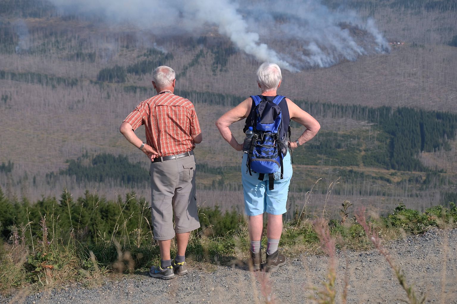 Wer am Wochenende am Brocken wandern will, kommt nicht weit. Denn am Königsberg, einer Nebenkuppe des Brockens, 
bricht ein Feuer aus... 