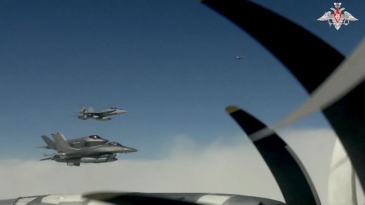 Russland und China hielten erst im Juli ein gemeinsames Manöver in den Gewässern und im Luftraum vor der Küste der Hafenstadt Zhanjiang ab.