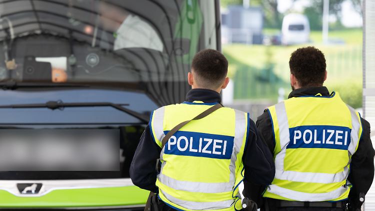 Union und Bundesinnenministerium wollen mehr Geflüchtete an den deutschen Grenzen abweisen. 
