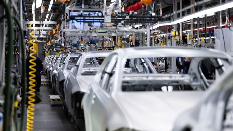 BMW kappt seine Prognose.