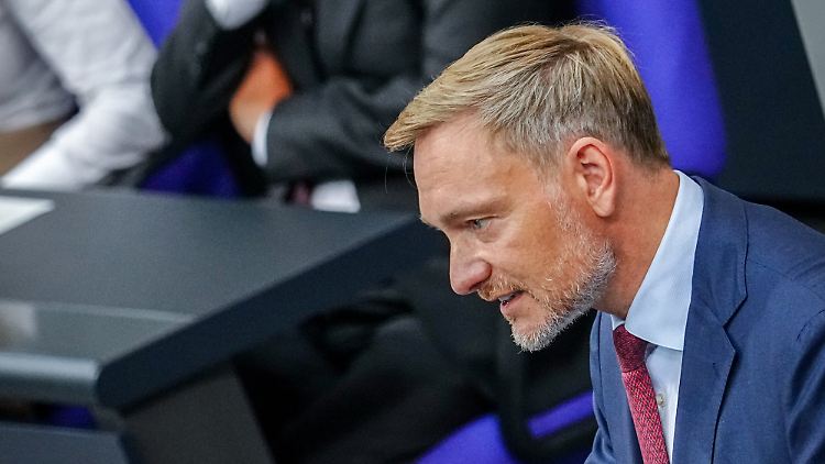 Der Finanzminister sprach von umfassenden Entlastungen für die Bürger.