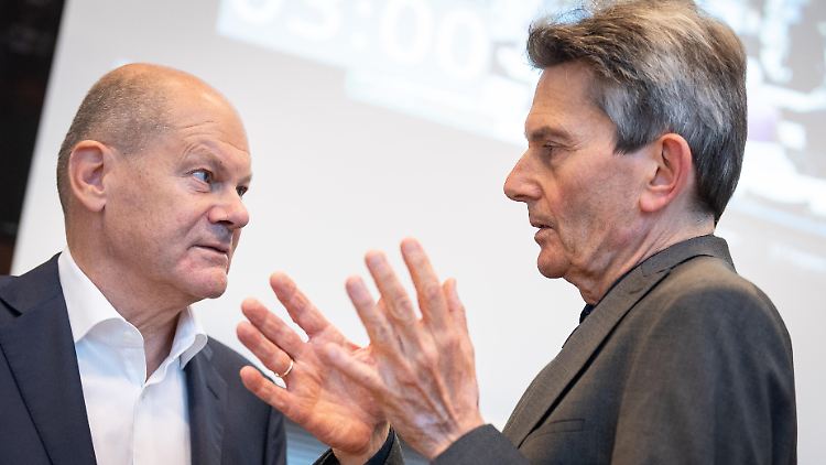 Was wollen die beiden eigentlich? Bundeskanzler Olaf Scholz und SPD-Fraktionschef Rolf Mützenich.