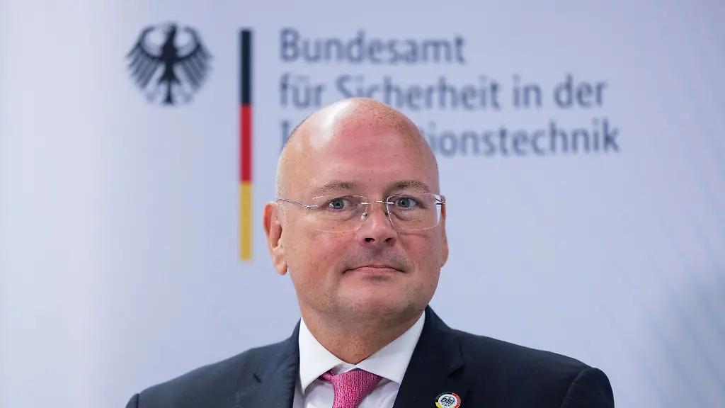 Eine-Satiresendung-von-Jan-Boehmermann-sorgte-bei-Arne-Schoenbohm-fuer-Aerger