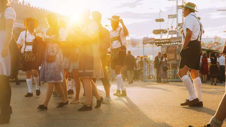 Wie lautet der Dresscode beim Oktoberfest 2024? Das sind die besten Looks für Männer.