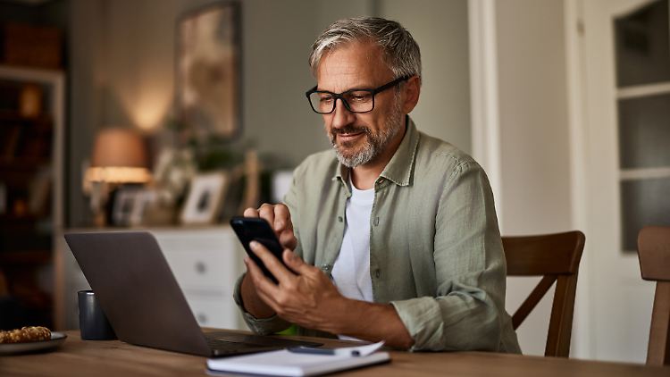 KI-Smartphones sind jetzt verfügbar: Aber welche künstliche Intelligenz ist die beste?