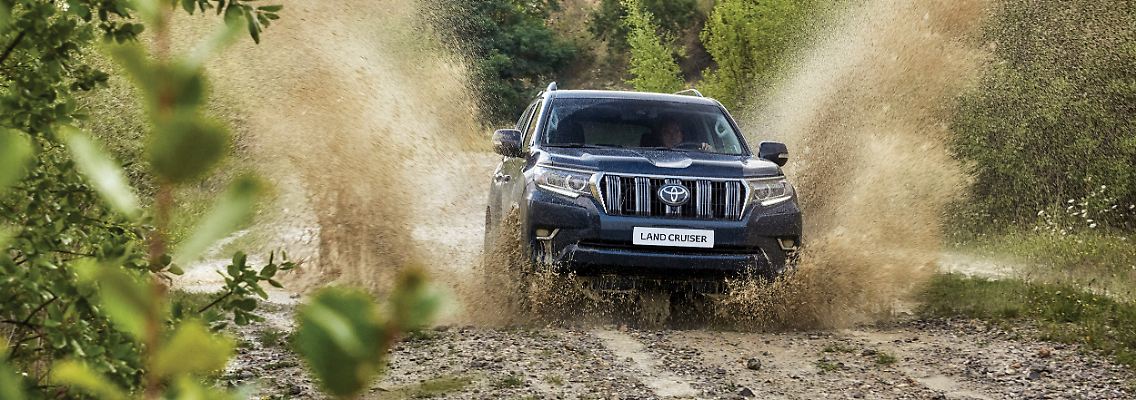 58142-2017-landcruiser-dyn-06.jpg
