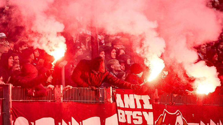 Gespannt blicken die Politik und die Polizei auf das Derby zwischen Hannover und Braunschweig am Sonntag.