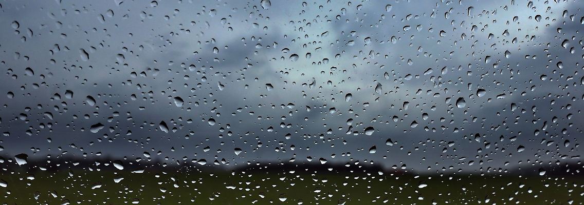Am Wochenende soll es im Süden und Osten Bayerns Regen geben. (Symbolbild)