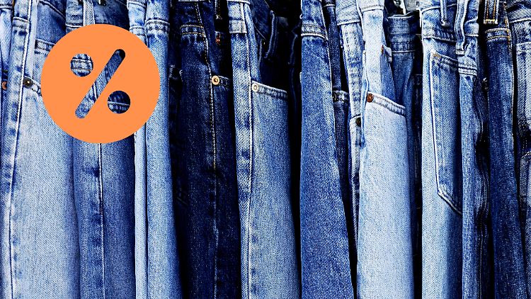 Jeans hat fast jeder im Kleiderschrank. Bei Amazon sind viele Modelle von Levi's reduziert.