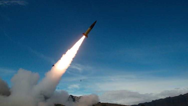 Greifen aus den USA gelieferte ATACMS-Raketen der Ukraine bald militärische Ziele auf russischem Boden an?