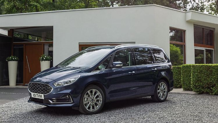 Fünf und optional bis zu sieben Personen haben an Bord des Ford Galaxy Platz.