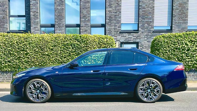Ist das zu fassen? Der aktuelle BMW Fünfer misst 5,06 Meter! Das ist länger, als der Siebener noch vor wenigen Jahren war.