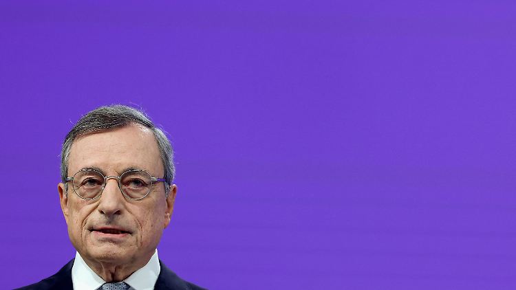 Draghi schlägt der EU Reformschritte in historischem Ausmaß vor, um wirtschaftlich mit den USA und China Schritt halten zu können.