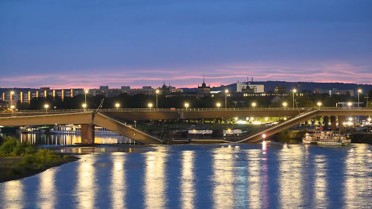 Mit der Dresdner Carola-Brücke haben auch wieder ein paar Gewissheiten einen Knacks bekommen.