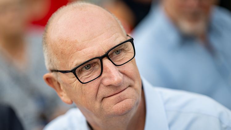 2013 löste Woidke den SPD-Politiker Matthias Platzeck als Ministerpräsident von Brandenburg ab.