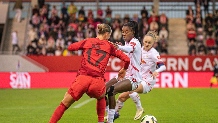 Klara Bühl erzielte einen Doppelpack für den FC Bayern.
