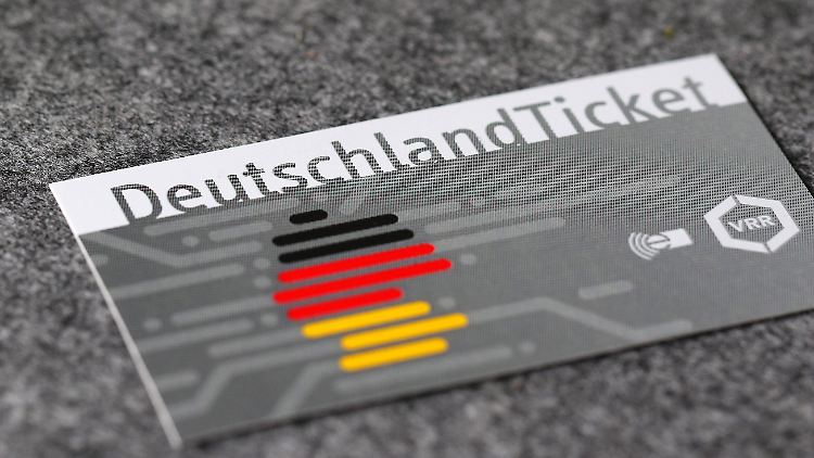 Zukunft ungewiss: 2025 wird das Deutschlandticket teurer. 2026 ist noch alles offen.  