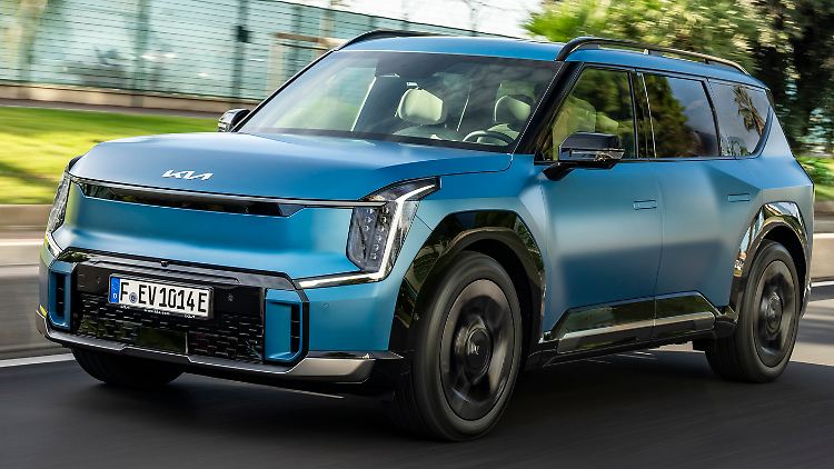 Der Kia EV9 fährt leichtfüßiger, als er aussieht.