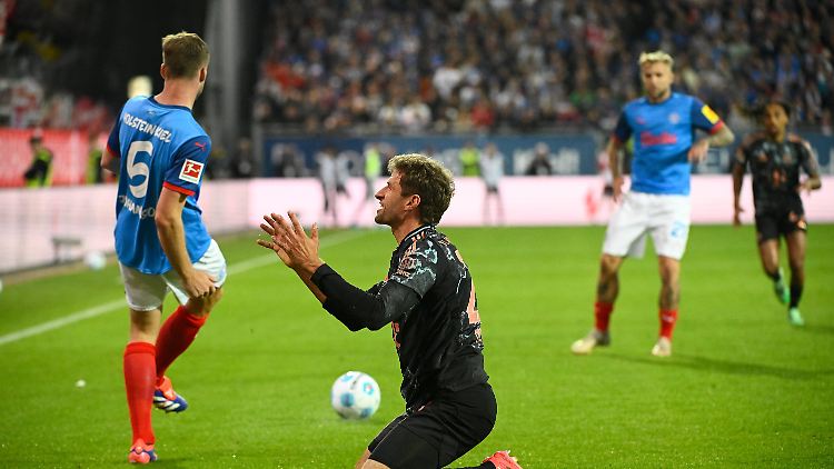 Beten für die Champions League: Thomas Müller möchte gerne erneut ins "Finale dahoam" - und dieses Mal gewinnen.