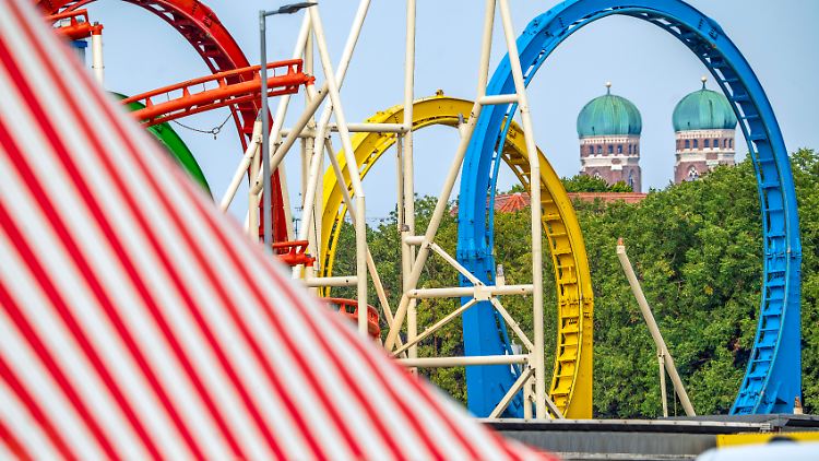 Wenige Tage vor der Eröffnung des 189. Oktoberfestes ereignet sich bei einer Testfahrt einer Achterbahn ein tragischer Unfall. 