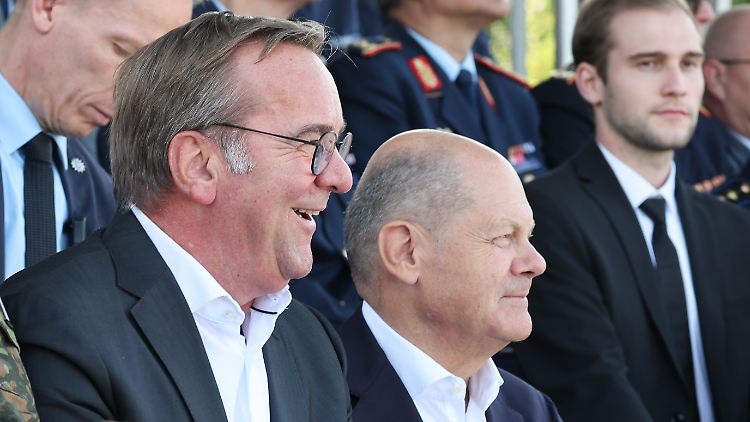 Bundesverteidigungsminister Boris Pistorius und Olaf Scholz: Wer ist der bessere Kanzlerkandidat für die SPD?