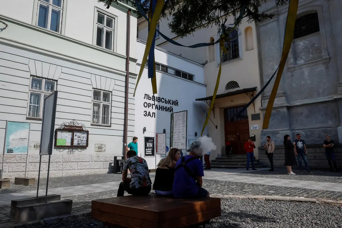 2023-09-06T060305Z-1765881050-RC2VK2AINN41-RTRMADP-3-UKRAINE-CRISIS-CONCERTS