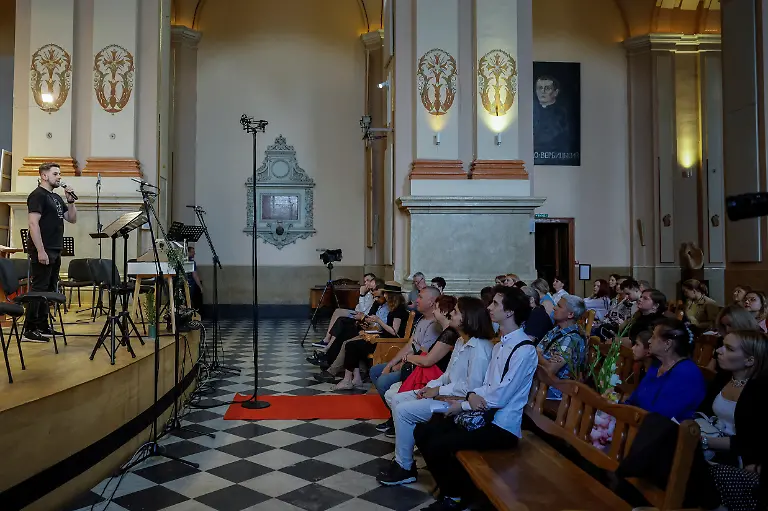 2023-09-06T060251Z-1870169224-RC2SL2ACMSXQ-RTRMADP-3-UKRAINE-CRISIS-CONCERTS