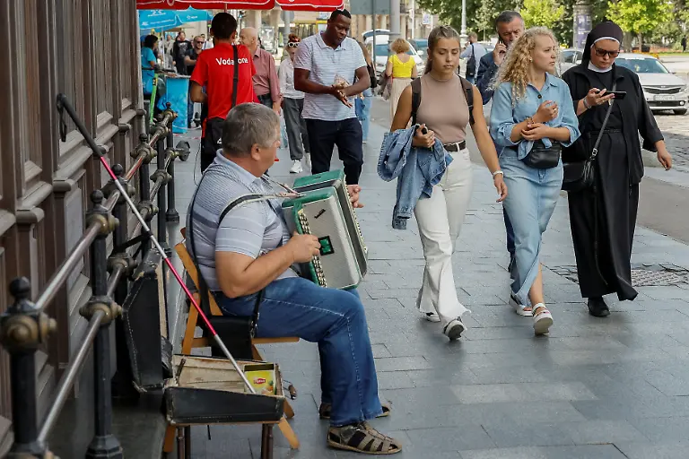 2023-09-06T060307Z-1883812045-RC2AK2AA1PJ7-RTRMADP-3-UKRAINE-CRISIS-CONCERTS