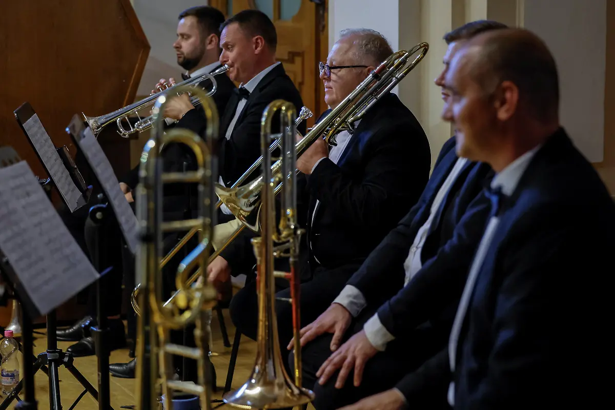 2023-09-06T060236Z-290315453-RC2SL2A7TO1K-RTRMADP-3-UKRAINE-CRISIS-CONCERTS