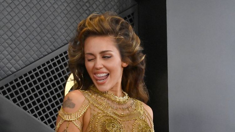 Ist das alles nur geklaut? Miley Cyrus' Hit "Flowers" soll Parts eines Songs von Kollege Bruno Mars enthalten.