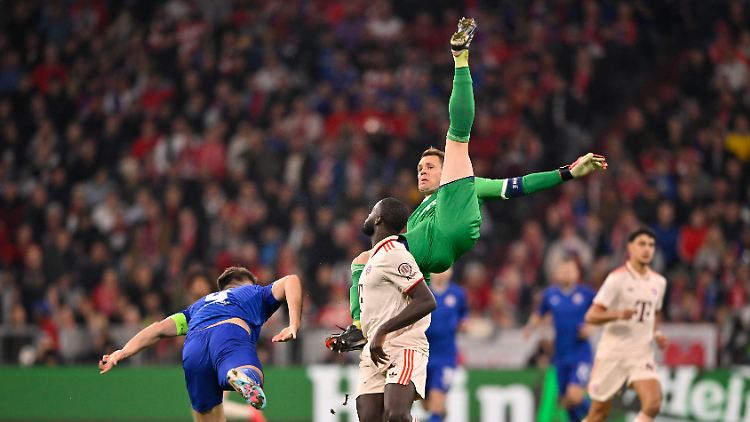 Manuel Neuer knallte aus großer Höhe auf den Rücken