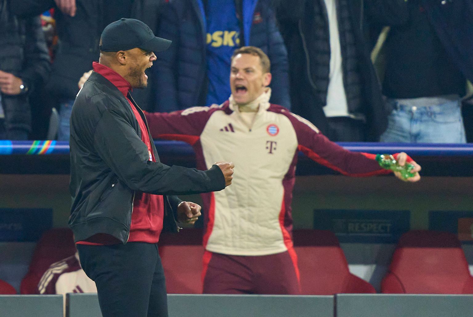 Großer Jubel beim FC Bayern: Zum Champions-League-Auftakt zündet der Bundesligist ein Torfestival.