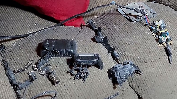 Die Hisbollah-Miliz macht Israel für die Explosionen verantwortlich und droht dem Land mit Vergeltung. 