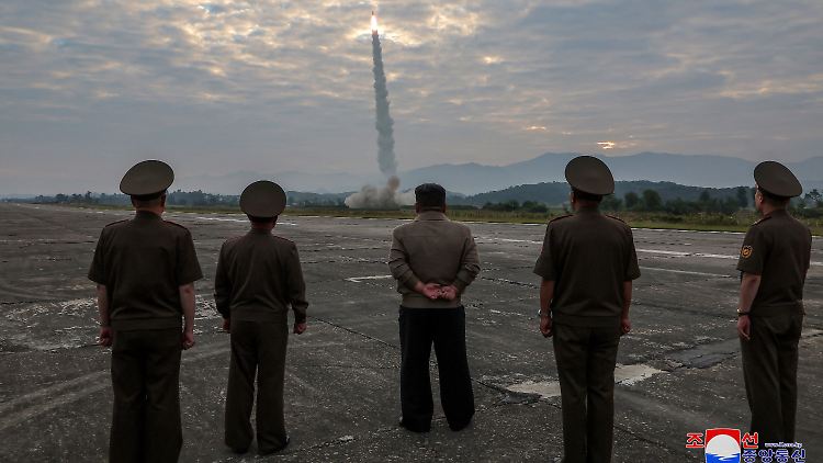 Südkorea hatte bereits am Mittwoch von den neuen Waffentests des Nachbarlandes berichtet. 
