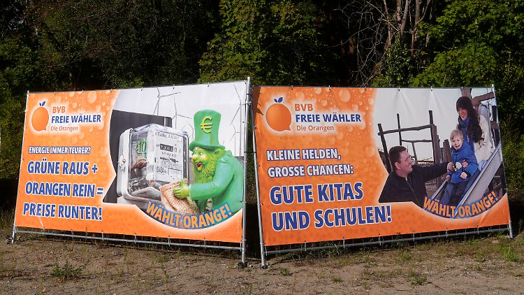 Knallig orange: Die BVB/Freien Wähler könnten die Fünf-Prozent-Hürde verpassen, haben aber trotzdem gute Chancen auf Landtagsmandate - und vielleicht klappt es sogar mit der Regierungsbeteiligung.