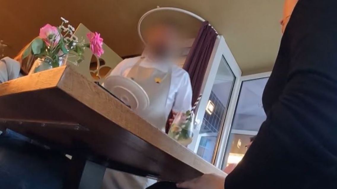 ServiceRestaurant.JPG