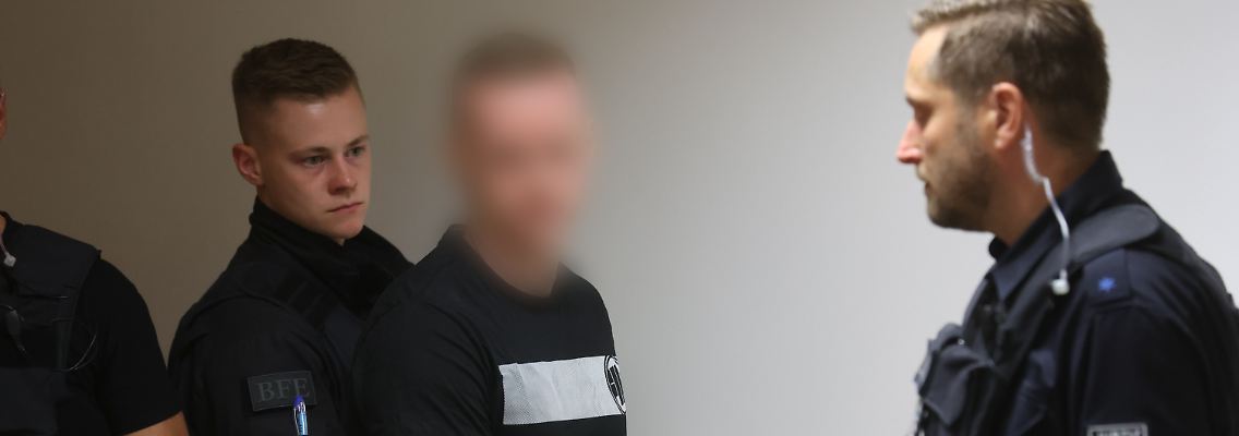 422106043.jpg