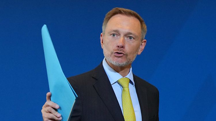 Christian Lindners Ministerium geht weiter von "eingetrübten konjunkturellen Aussichten" aus.