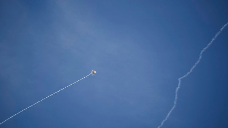 Der "Iron Dome" fängt die Geschosse ab, vereinzelt brachen Brände aus.