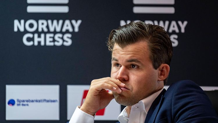 Magnus Carlsen blickt skeptisch auf die Weltmeisterschaft.